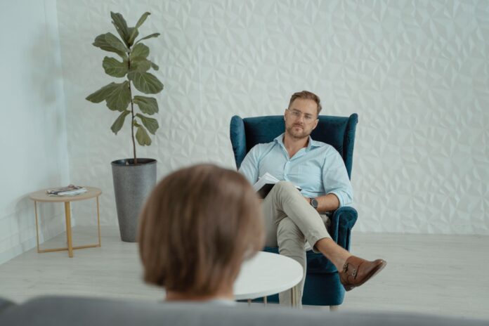 Co dzieje się między wizytami u terapeuty i jak wtedy dbać o zdrowie psychiczne Co dzieje się między wizytami u terapeuty i jak wtedy dbać o zdrowie psychiczne